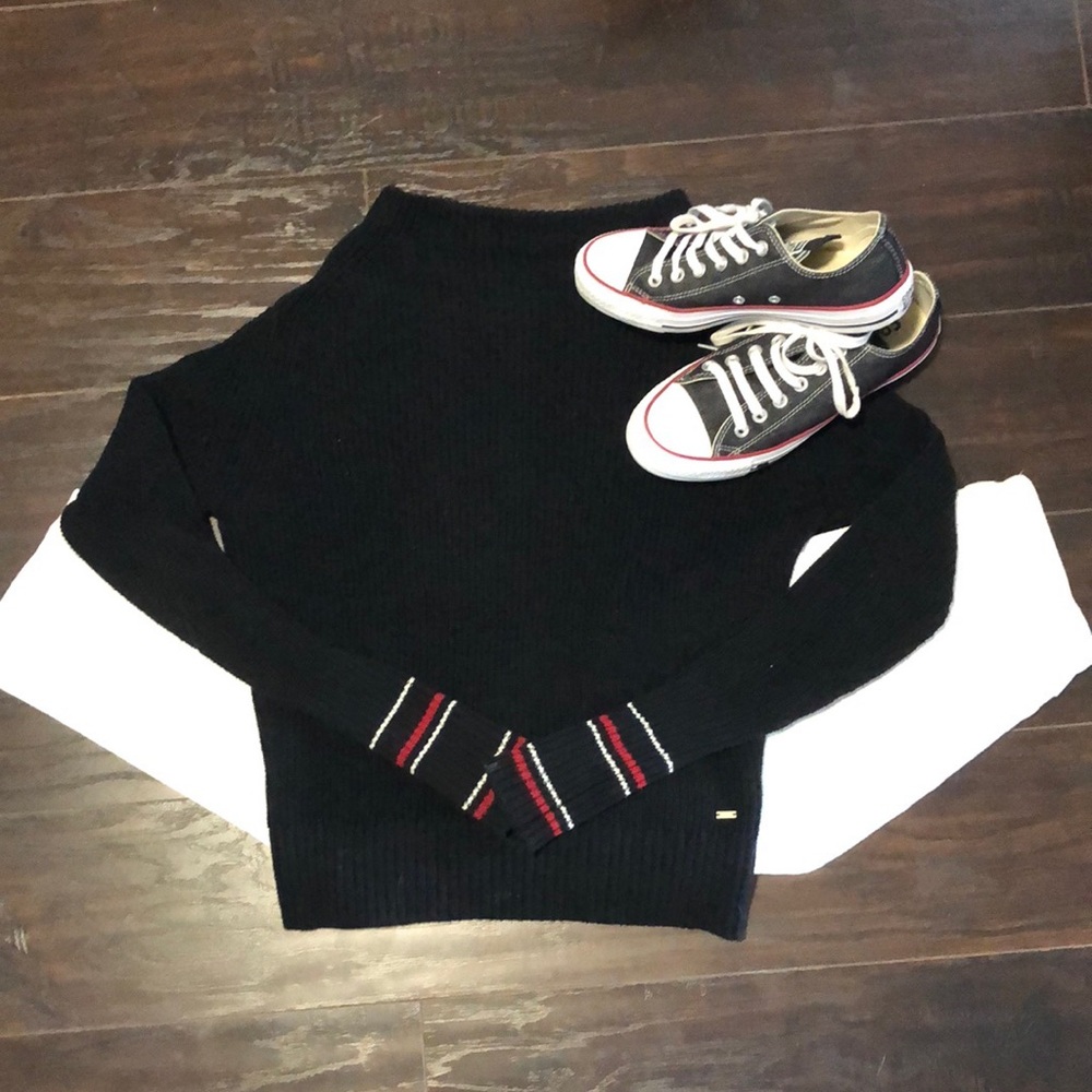 Tommy Hilfiger black crew neck sweater.
